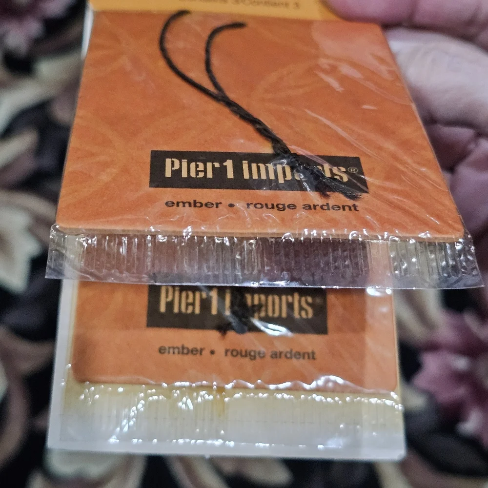 Pier One - 2 Mini Sachets EMBER / Rouge Ardent Made in USA L👀K Vintage
